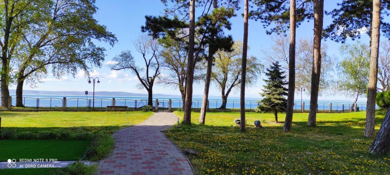 Onebeach Apartman Siófok Esterno foto